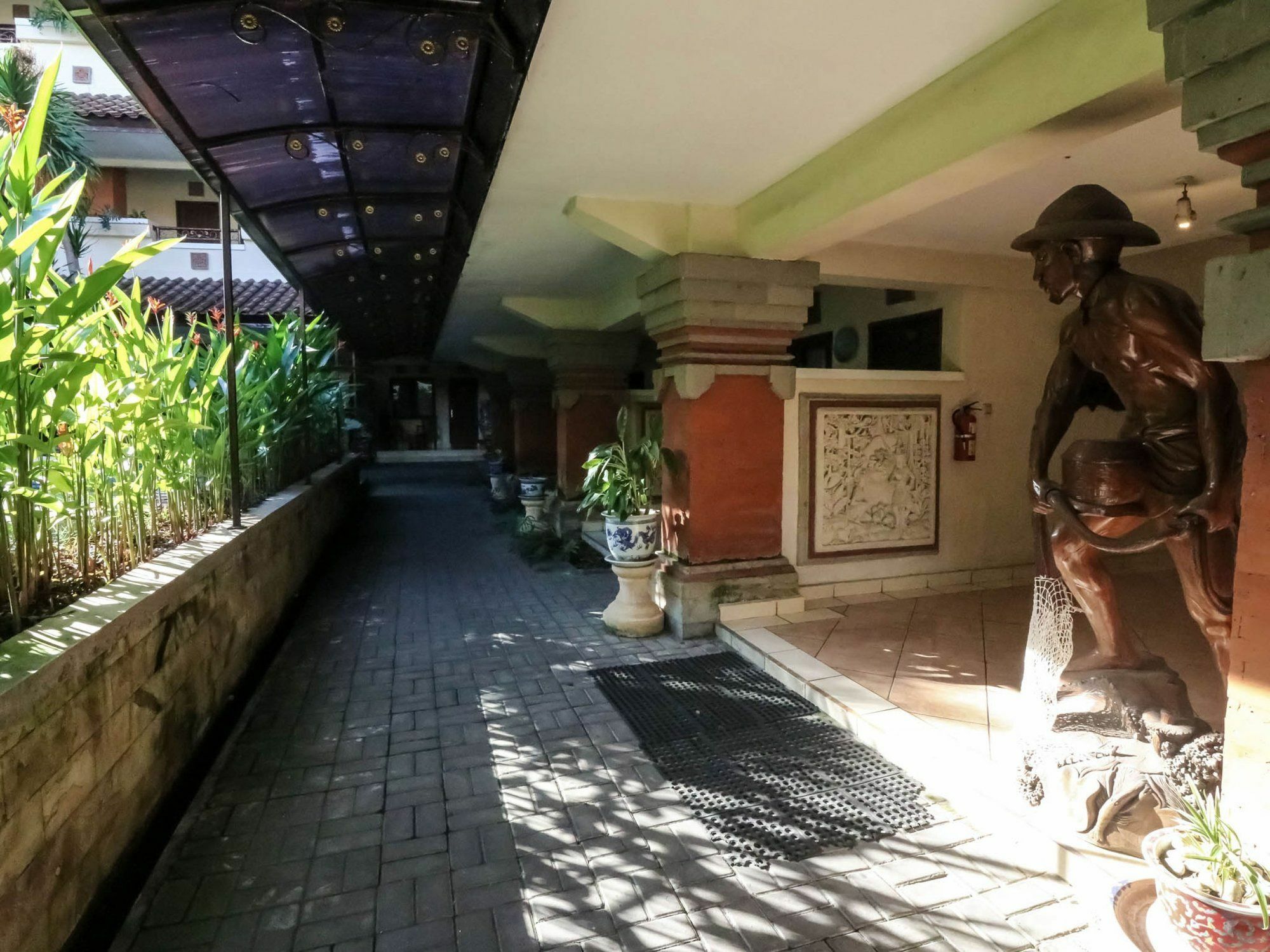Legian Beach Hotel Kuta Lombok Kültér fotó